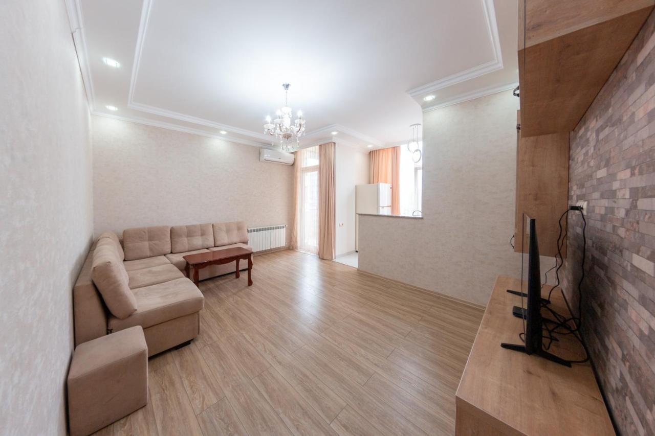 באטומי 5 Apartment In One Boulding - Near Stadium מראה חיצוני תמונה