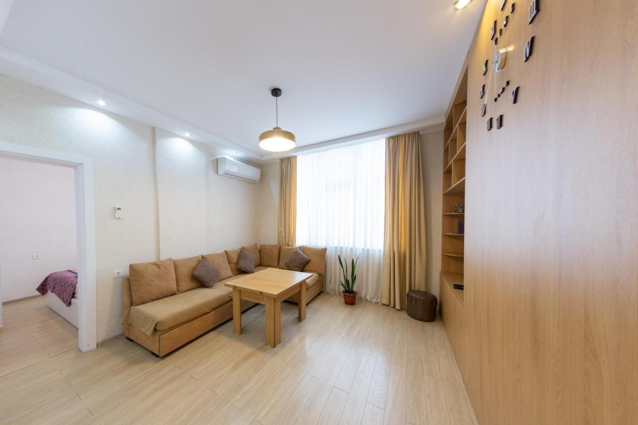 באטומי 5 Apartment In One Boulding - Near Stadium מראה חיצוני תמונה