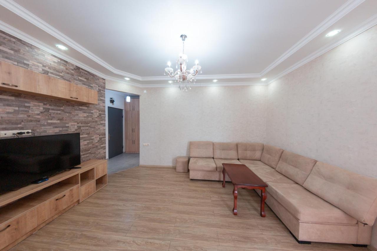 באטומי 5 Apartment In One Boulding - Near Stadium מראה חיצוני תמונה
