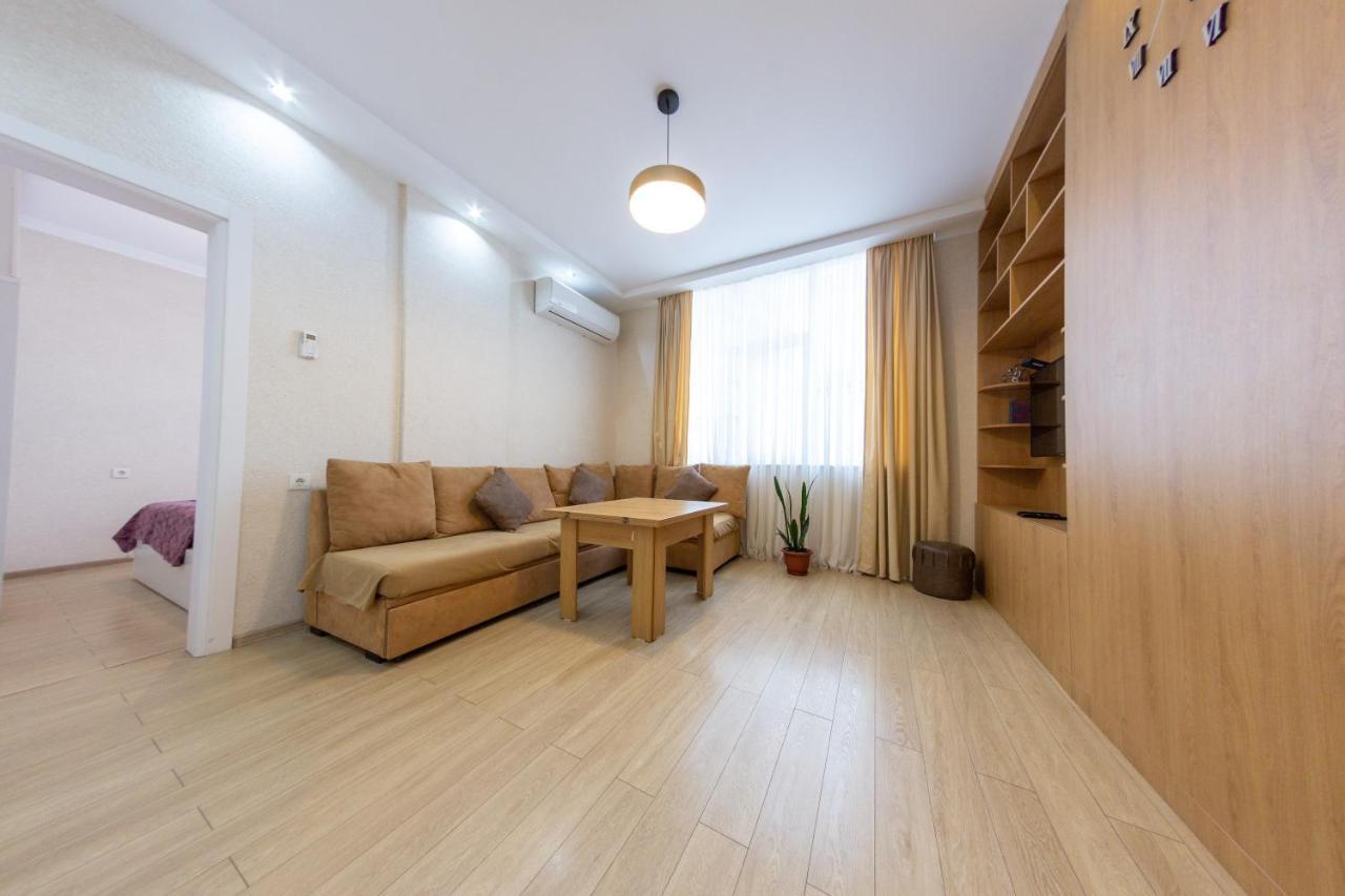 באטומי 5 Apartment In One Boulding - Near Stadium מראה חיצוני תמונה