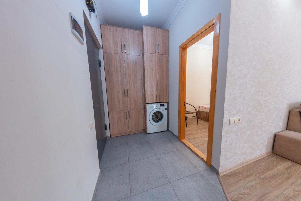 באטומי 5 Apartment In One Boulding - Near Stadium מראה חיצוני תמונה
